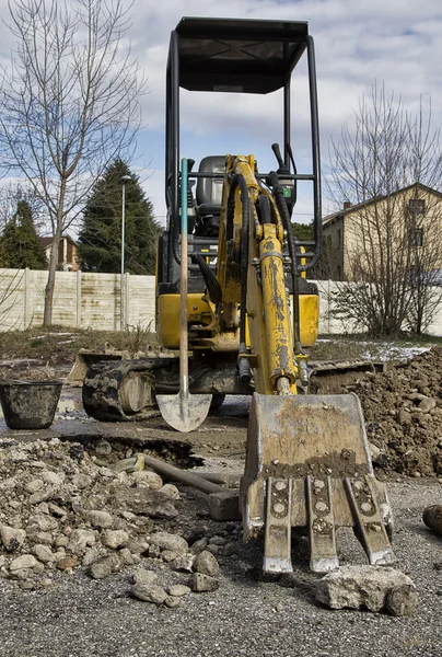 Ekskavatör - çalışma devam ediyor