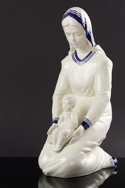 Virgin mary statue