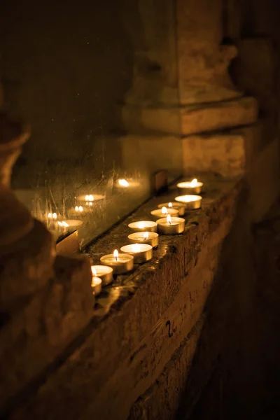 Mumlar Tapınak.