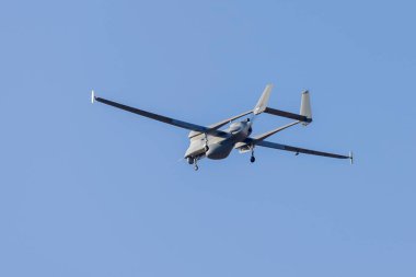 Luqa, Malta - 7 Haziran 2021: Malta Hava Kuvvetleri IAI Heron Shoval Drone (Reg. : AS2132) Malta 'nın güneyine yapılan bir gözetleme uçuşundan sonra karaya dönüyor..  