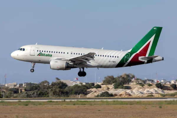 Luqa Malta Junio 2021 Alitalia Airbus A319 112 Reg Ime — Foto de Stock