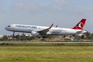 Luqa, Malta 29 Ocak 2016: Türk Havayolları Airbus A321-231 (TC-JSR) İstanbul, Türkiye 'den geliyor.