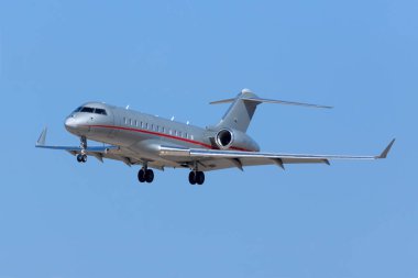 Luqa, Malta 16 Temmuz 2016: Vistajet Bombacısı BD-700-1A10 Global 6000 (REG: 9H-VJM) iniş pisti 31.