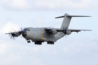 Luqa, Malta 28 Kasım 2015: Royal Air Force Airbus A400M Atlas C1 (Reg: ZM400) iniş pisti 31. Malta 'ya dördüncü bir A400M inişi.
