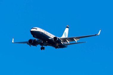 Luqa, Malta 10 Kasım 2015: 31 numaralı pistte Mali Boeing 737-7BC (BBJ) (REG: TZ-PRM) hükümeti. AB 'ye katılım - Afrika Zirvesi ertesi gün yapılacak göçle ilgili.