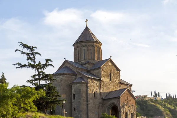 Görünüm Metekhi Kilisesi Tiflis, Gürcistan. — Stok fotoğraf