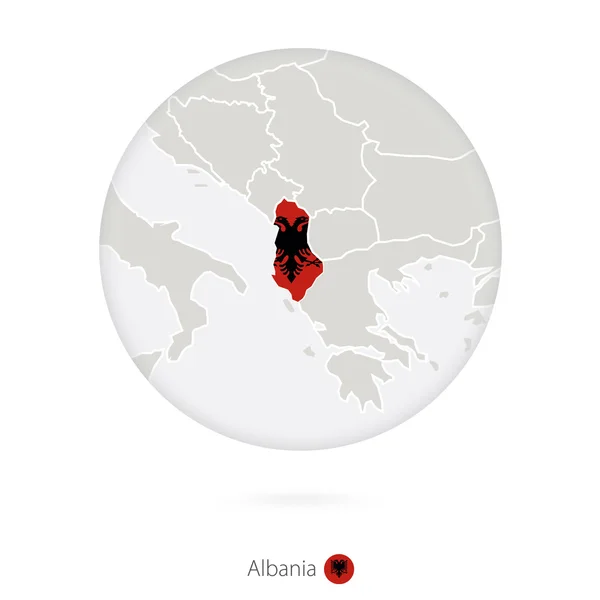 Kaart van Albanië en nationale vlag in een cirkel. — Stockvector