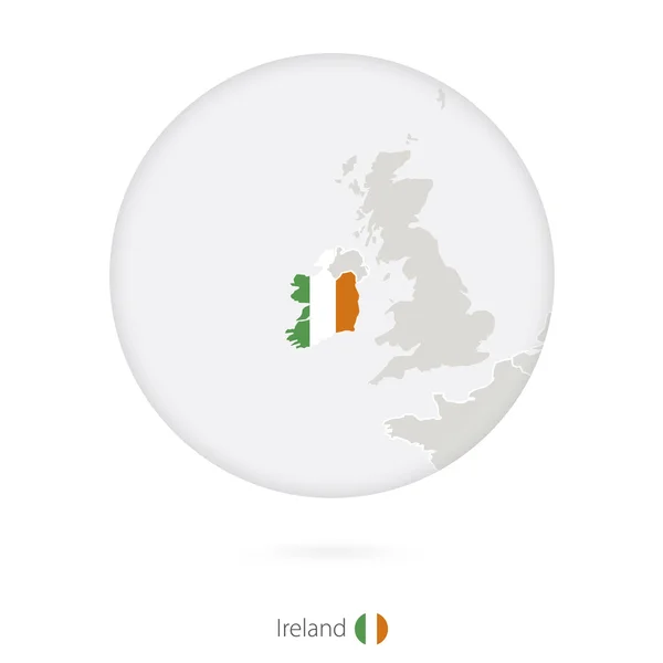 Mapa da Irlanda e bandeira nacional em círculo . — Vetor de Stock