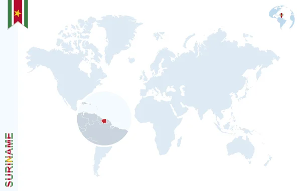 Modrý svět mapa s lupy na Surinamu. — Stockový vektor