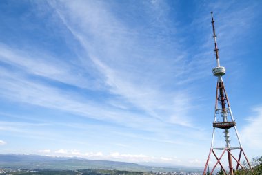 Mount Mtatsminda, Tbilisi üzerinde TV kulesi. Gürcistan