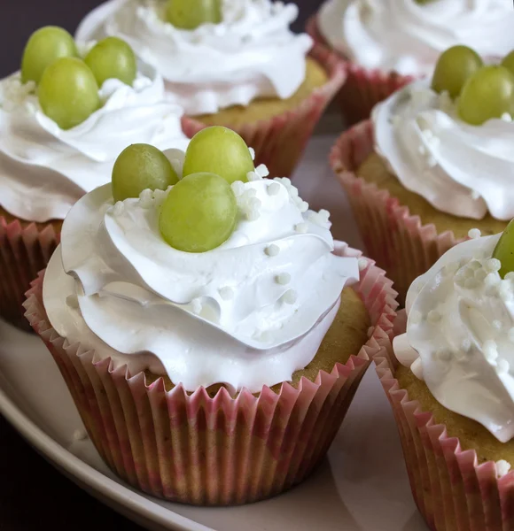 Cupcake con uva — Foto Stock