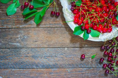 kiraz bir metal plaka