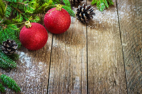 Kerstversiering over houten achtergrond. Decoraties boven hout. — Stockfoto