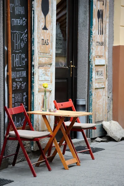 Lviv.Ukraine.-01 April 2016. De ingang naar de pub in het Cent — Stockfoto