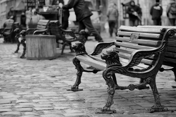 Bench in the center of Lviv — Stock Photo, Image
