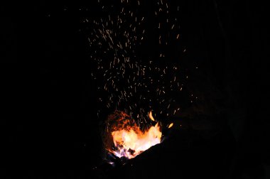 Demirhane yangında gelen kıvılcımlar