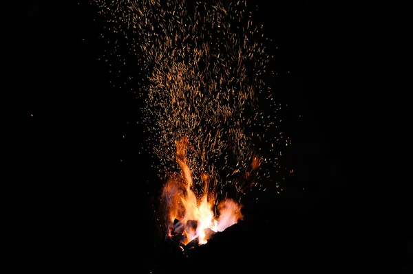 Chispas del fuego en la fragua —  Fotos de Stock