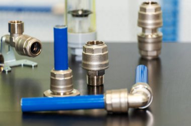 Bir sürü hidrolik bağlantı var. Soyut sanayi geçmişi