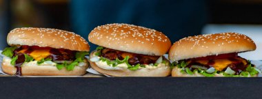 Taze lezzetli burger. Büyük hamburger, Amerikan fast food .