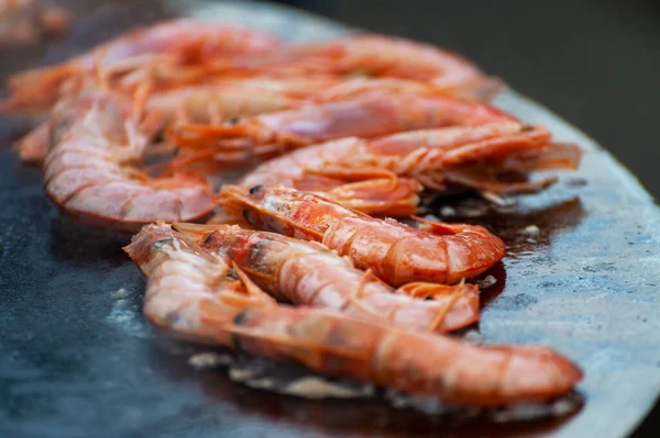 Street Food Festival Chef Cooking Delicious Shrimps Spit Outdoor Seafood — Stock Photo, Image