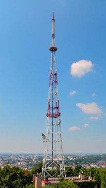 cep telefonu iletişim Tekrarlayıcı anten Kulesi mavi gök 