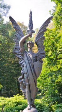 oude standbeeld op de lychakiv begraafplaats in lviv, Oekraïne 