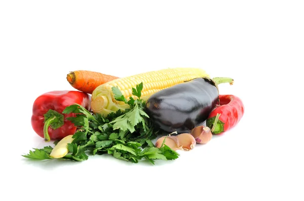 Verduras frescas sobre el fondo blanco — Foto de Stock