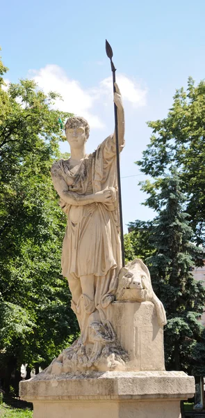 Una antigua estatua de Adonis en la plaza central de Lviv - Marcos — Foto de Stock