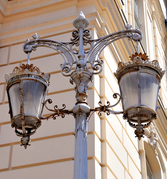 Lámpara de calle estilo antiguo —  Fotos de Stock