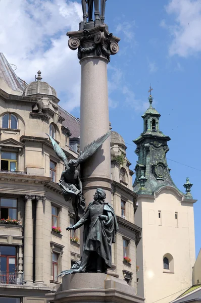 O monumento a Adam Mickiewicz — Fotografia de Stock