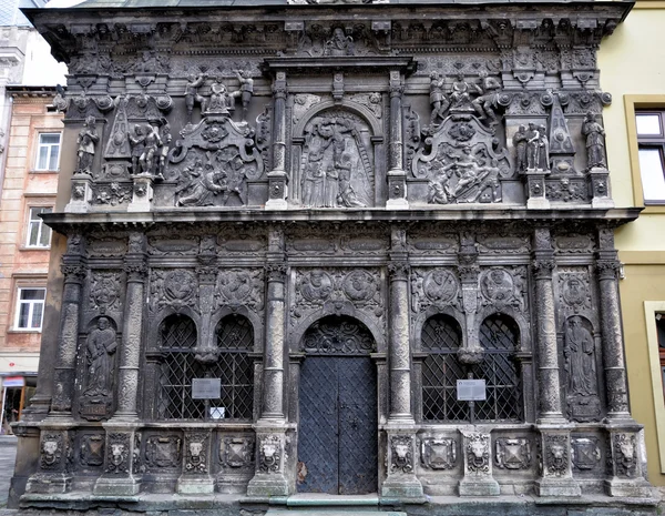 Güzel eski bina - Şapel Lviv Boim ailesinin.