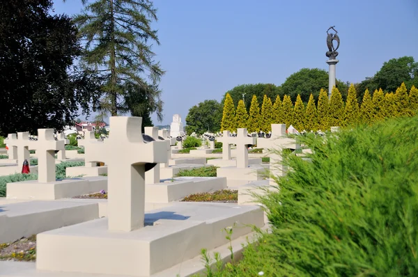 Stary statua w cmentarz Łyczakowski we Lwowie, Ukraina — Zdjęcie stockowe