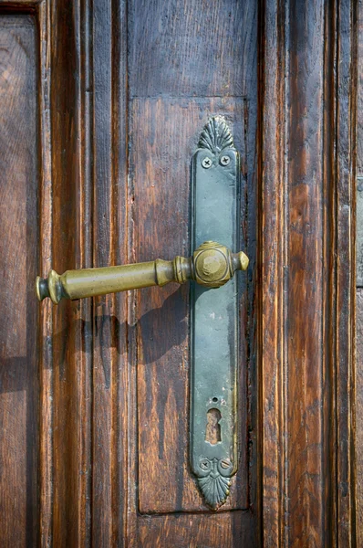 Porta velha batedor — Fotografia de Stock