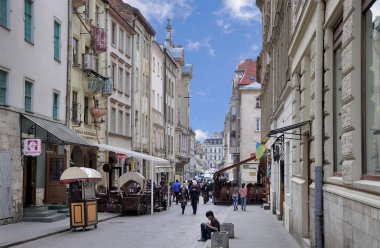 Lviv - 16 Nisan 2015: Lviv - Ukrayna tarihi merkezi bir 