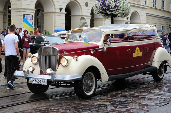 Lwów, Ukraina - czerwca 2015: Auto Festiwal Leopolis grand prix 201 — Zdjęcie stockowe