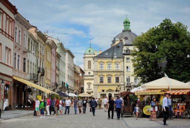 Lviv, Ukrayna - 18 Haziran 2015: Lviv cityscape. Merkezi bir görünümünü