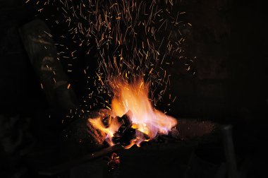 Köz ve bir Smith'in forge Flamme