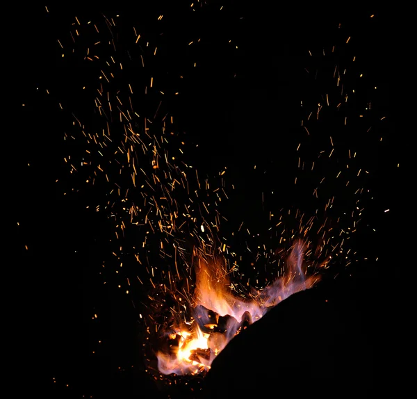 Угольки та полум'я forge Сміт — стокове фото