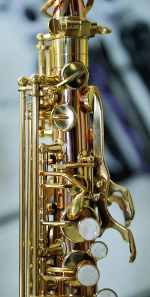 Parte de um saxofone de perto — Fotografia de Stock