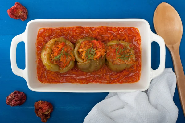 Doldurulmuş dolma biber.