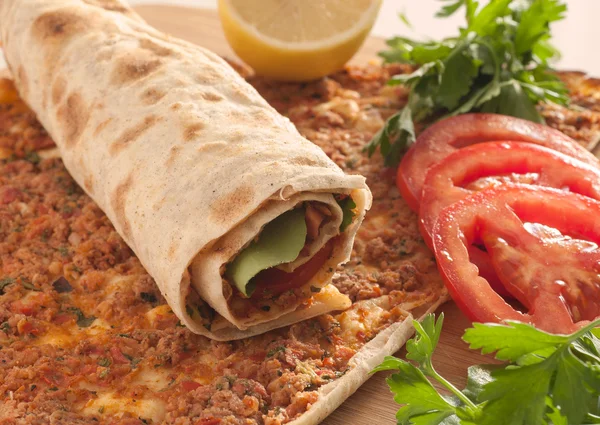 Lahmacun rulle — Stockfoto