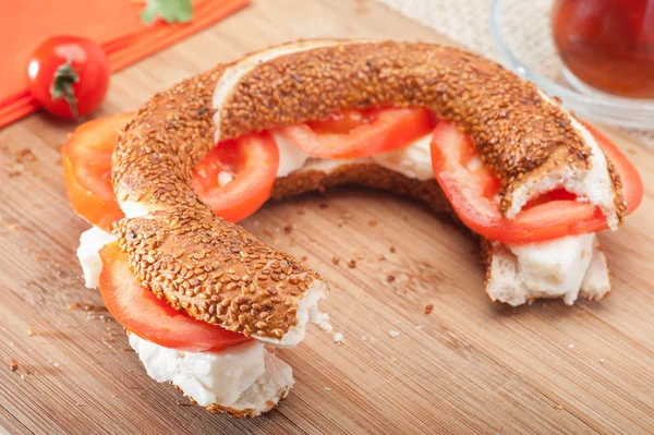 Simit peynir sandviç