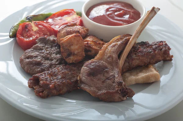 Turkse Mixed Grill Kebab Rechtenvrije Stockfoto's