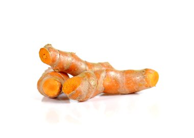 Beyaz zemin üzerine sarı tumeric.