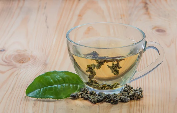 Folhas de chá e chá . — Fotografia de Stock