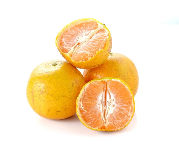 Caprifoglio arancione, mandarino isolato su sfondo bianco . — Foto Stock