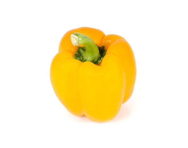 Pimenta doce, pimentão amarelo no fundo branco . — Fotografia de Stock