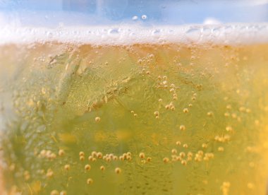 Bira cam kabarcıkları.