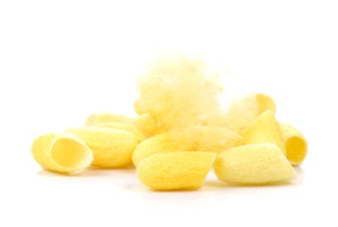 Koza, ipek beyaz arka plan üzerinde.