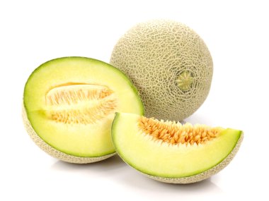 Karpuz, kavun dilimleri beyaz arka plan üzerinde.